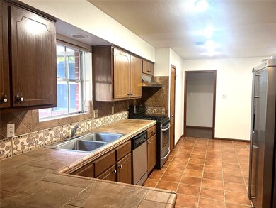 1030 Beaver Bend Rd, Houston, TX 77088 - photo 6