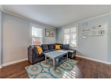 7-web-or-mls-Living Room 1