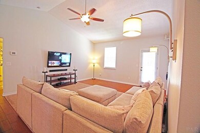 3420 Holt Cir, Pensacola, FL 32526 - photo 3