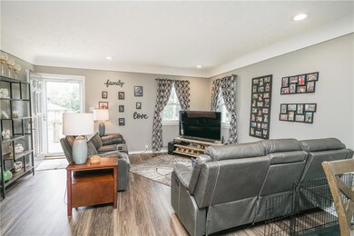 4140 54th St, Des Moines, IA 50310 - photo 3