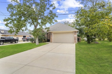 317 S Idaho St, La Porte, TX 77571 - photo 2