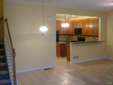 5540 Stonecroft Ln, Allentown, PA 18106 - photo 7