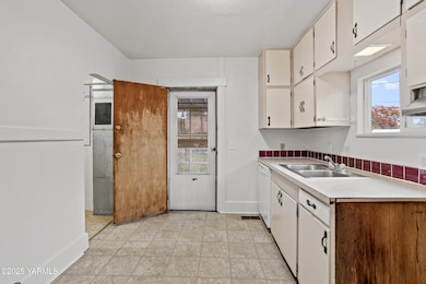 619 S 15th Ave, Yakima, WA 98902 - photo 7