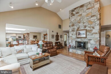 11930 Limestone Ct, Swan Point, MD 20645 - photo 4