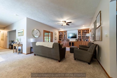 2422 Riverview Dr, Grand Island, NE 68801 - photo 3