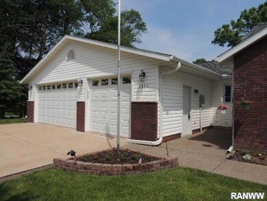 1321 4th Ave N, Menomonie, WI 54751 - photo 3