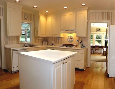 Kitchen2 33