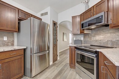 801 N Longmore St-10