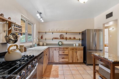 4252 e holmes st-4