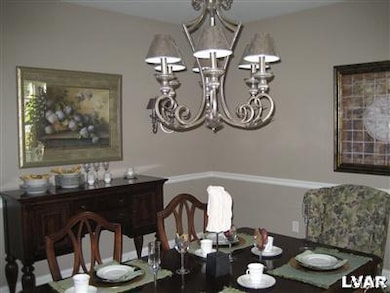 2818 Brinker Ln unit 51, Easton, PA 18040 - photo 3