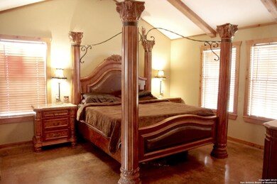 1002 County Road 242, Hondo, TX 78861 - photo 6