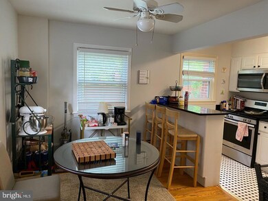 1018 N Edgewood St unit B, Arlington, VA 22201 - photo 5