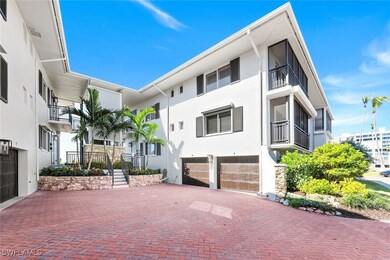 2211 Gulf Shore Blvd N unit C4, Naples, FL 34102 - photo 2