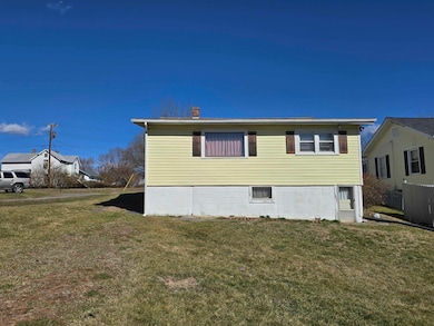 812 4th St NE, Pulaski, VA 24301 - photo 3