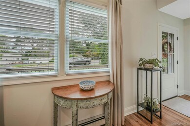 112 Magnolia Dr, Rocky Point, NY 11778 - photo 6