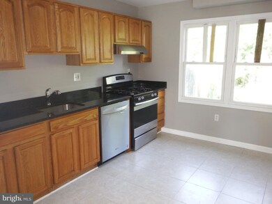 8537 Pioneer Dr, Severn, MD 21144 - photo 5