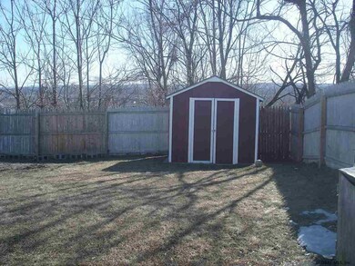 880 Lark Dr, Albany, NY 12210 - photo 3