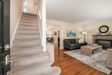 677 E Weisheimer Rd, Columbus, OH 43214 - photo 4