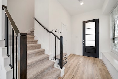Nice and bright open entry