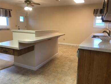 Great work area with extra counter and eating spac
