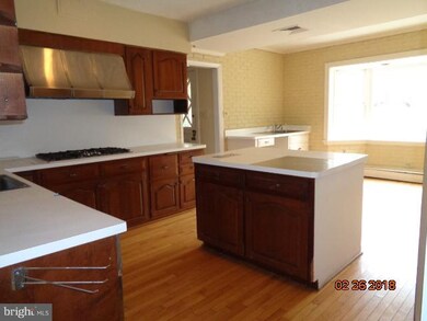 8520 Horseshoe Ln, Potomac, MD 20854 - photo 5