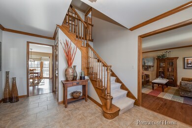 121 Christina Cir, Wheaton, IL 60189 - photo 2