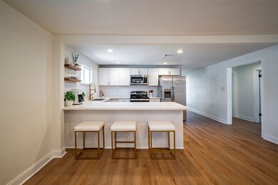 5104 Chapman St, Houston, TX 77009 - photo 4