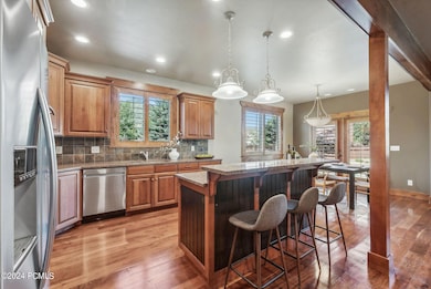 1176 Springer View Dr_HDR006