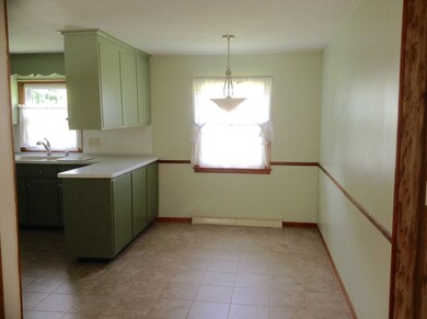 1135 Burts Pit Rd, Florence, MA 01062 - photo 3