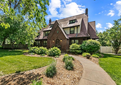 1215 8th St S, Fargo, ND 58103 - photo 2