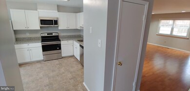 25 Hamlet Dr, Owings Mills, MD 21117 - photo 2