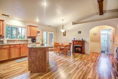 Kitchen & Dining Room