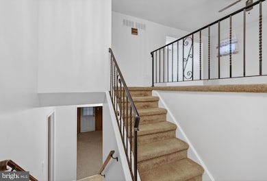 28 Cochise Ln, Royersford, PA 19468 - photo 2