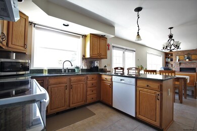 80 Bellview Rd, Troy, NY 12180 - photo 6