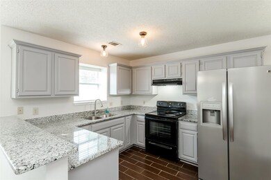 2514 Daisy Ln, Rowlett, TX 75089 - photo 5