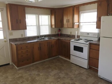 932 Hopson St, Johnson City, TN 37601 - photo 3