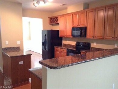 4524 Treebark Ln, High Point, NC 27265 - photo 7