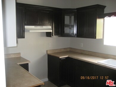 11813 Antwerp Ave, Los Angeles, CA 90059 - photo 2