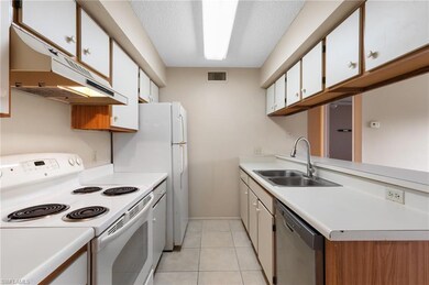 5317 Summerlin Rd unit 1713, Fort Myers, FL 33919 - photo 4