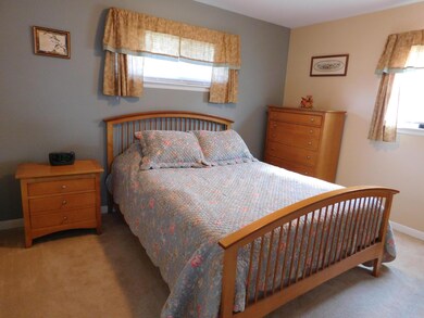 653 Scriven Ave, Columbus, OH 43228 - photo 3