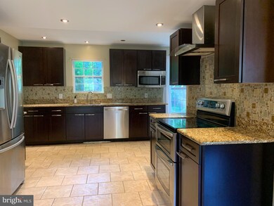 2310 Rosedown Dr, Reston, VA 20191 - photo 3