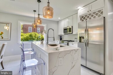 5317 B St SE, Washington, DC 20019 - photo 2