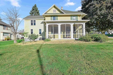 701 N Center St, Beaver Dam, WI 53916 - photo 3