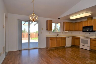 3409 SW Quartz Place, Redmond, OR 97756 - photo 6