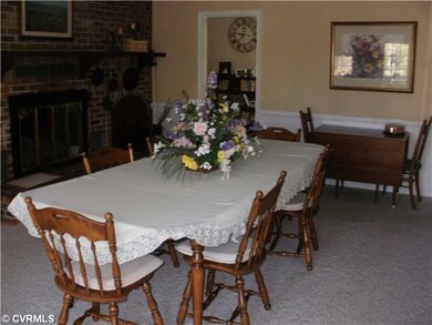 Den/Family/Great Room - Family room showing gas fi