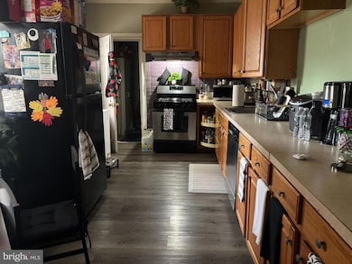 10 Cliff St, Trenton, NJ 08611 - photo 4