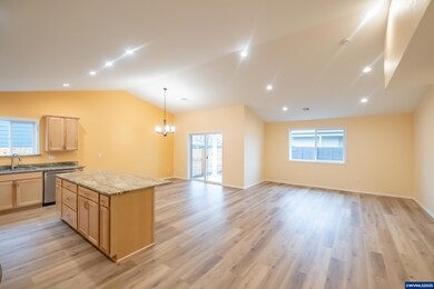 2037 Waterford St SE, Albany, OR 97322 - photo 6