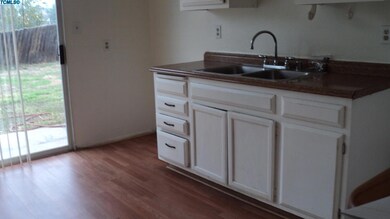 662 E Henderson Ave, Porterville, CA 93257 - photo 7