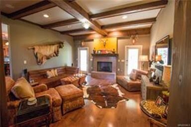 Another view of the large family room.
