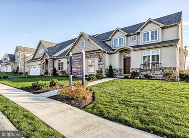 650 Springbrook Dr unit 37, Palmyra, PA 17078 - photo 3